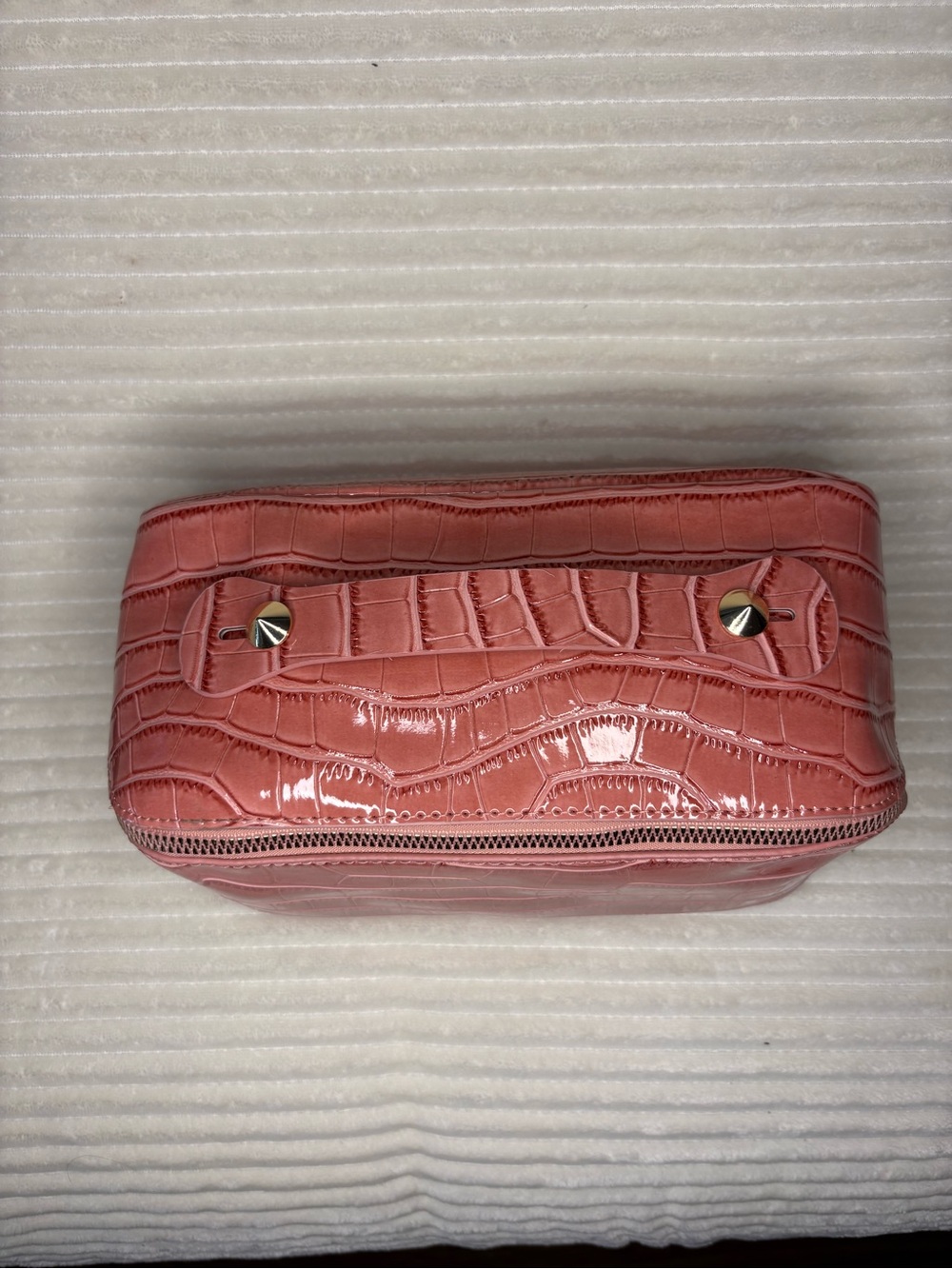Privata’s Travel Pink Croc-Embossed Cosmetic Case - Picture 2 of 6